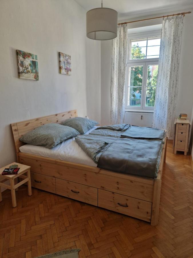 Entzueckendes Apartment Im Zentrum Грац Екстериор снимка